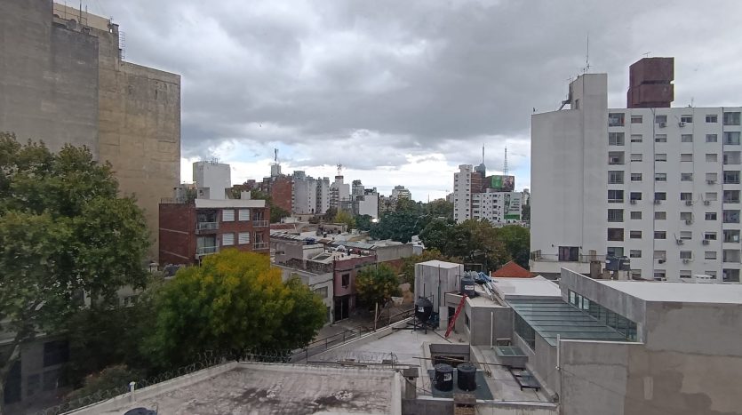 21 De Septiembre Y Luis De La Torre , Próximo A José Ellauri