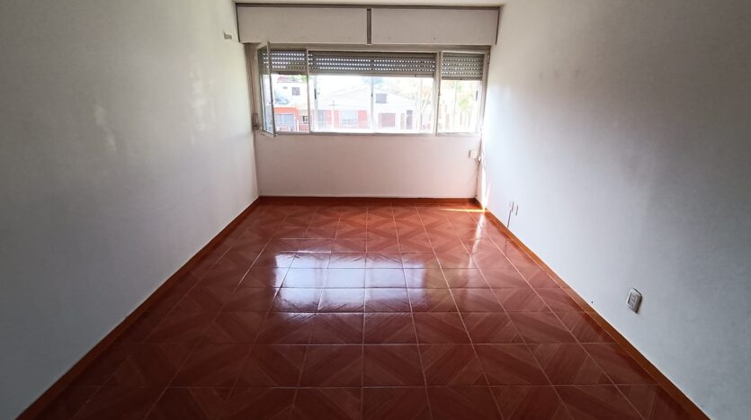 Muy Próximo Av. Italia Y Caldas